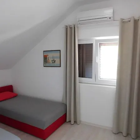 Apartment Coloured Povlja (Brac)